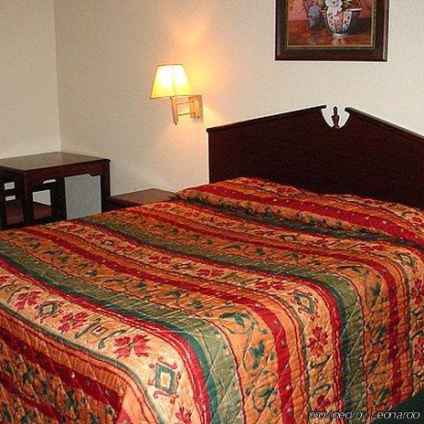 Travel Inn San Antonio Lackland Sea World Room photo