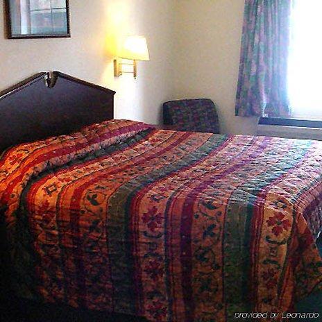 Travel Inn San Antonio Lackland Sea World Room photo